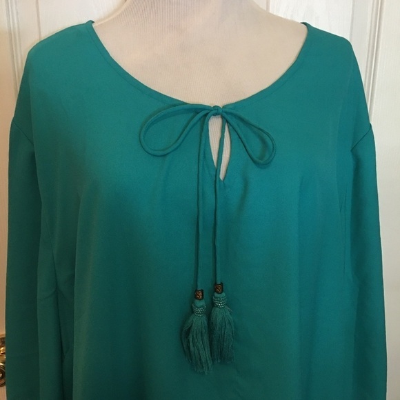 Catherine’s Lagenlook pullover long line top. Sz4X. Tassel tie in front. - Picture 4 of 11